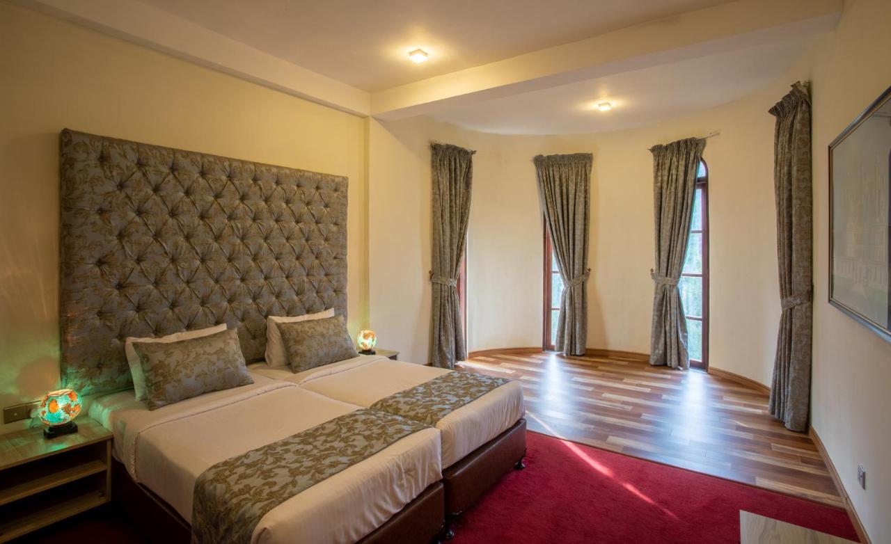 Hotel The Wind Castle Nuwara Eliya Esterno foto