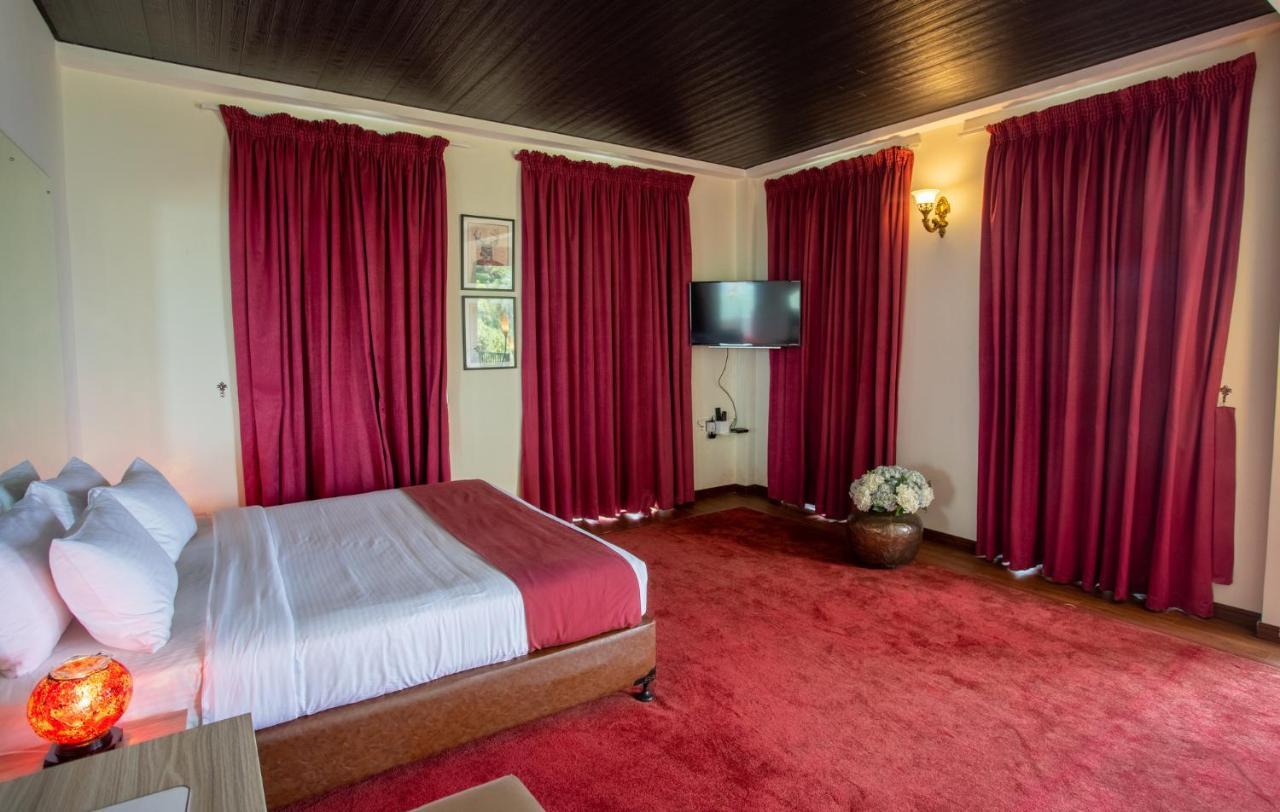 Hotel The Wind Castle Nuwara Eliya Esterno foto