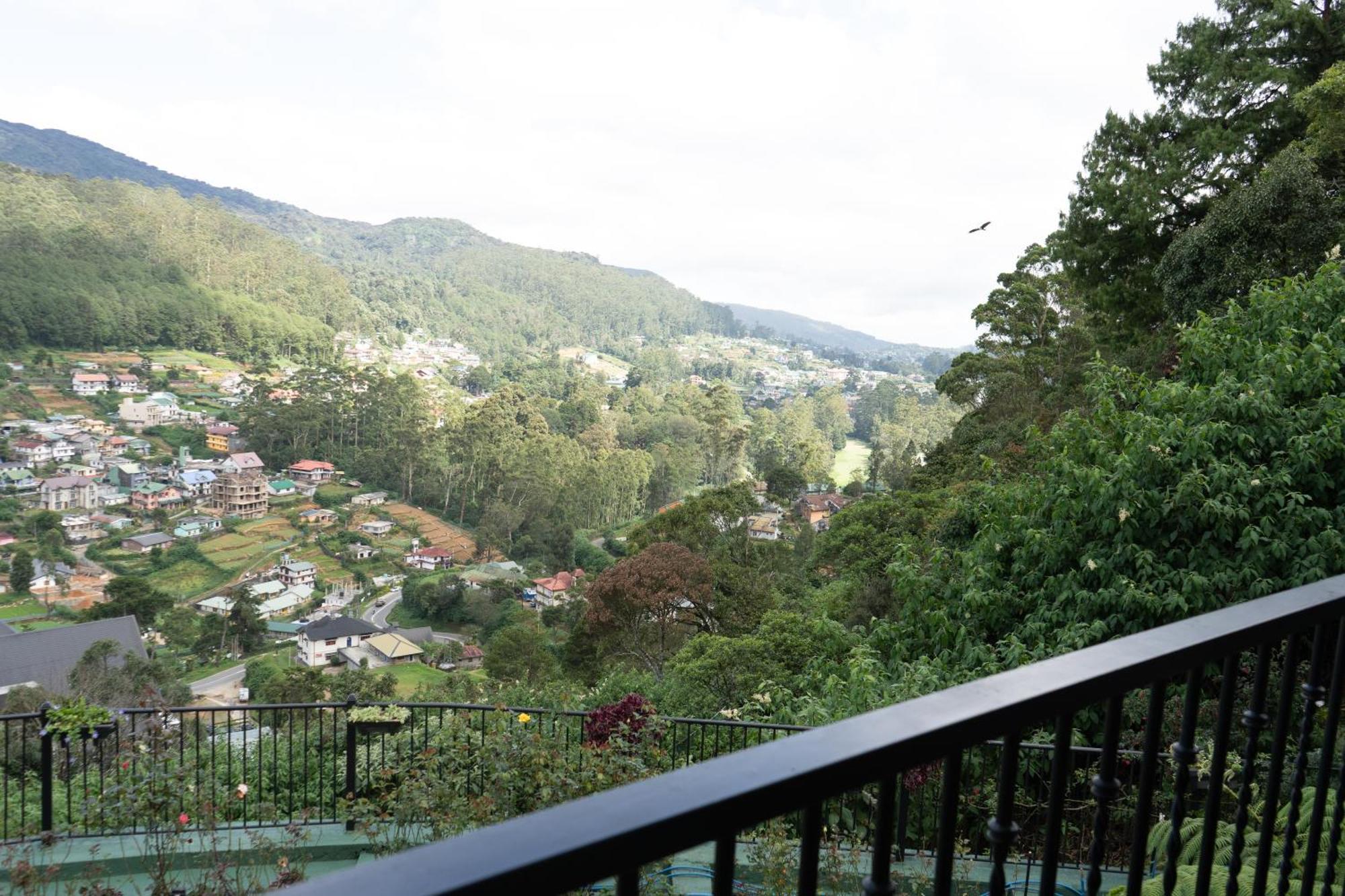 Hotel The Wind Castle Nuwara Eliya Esterno foto