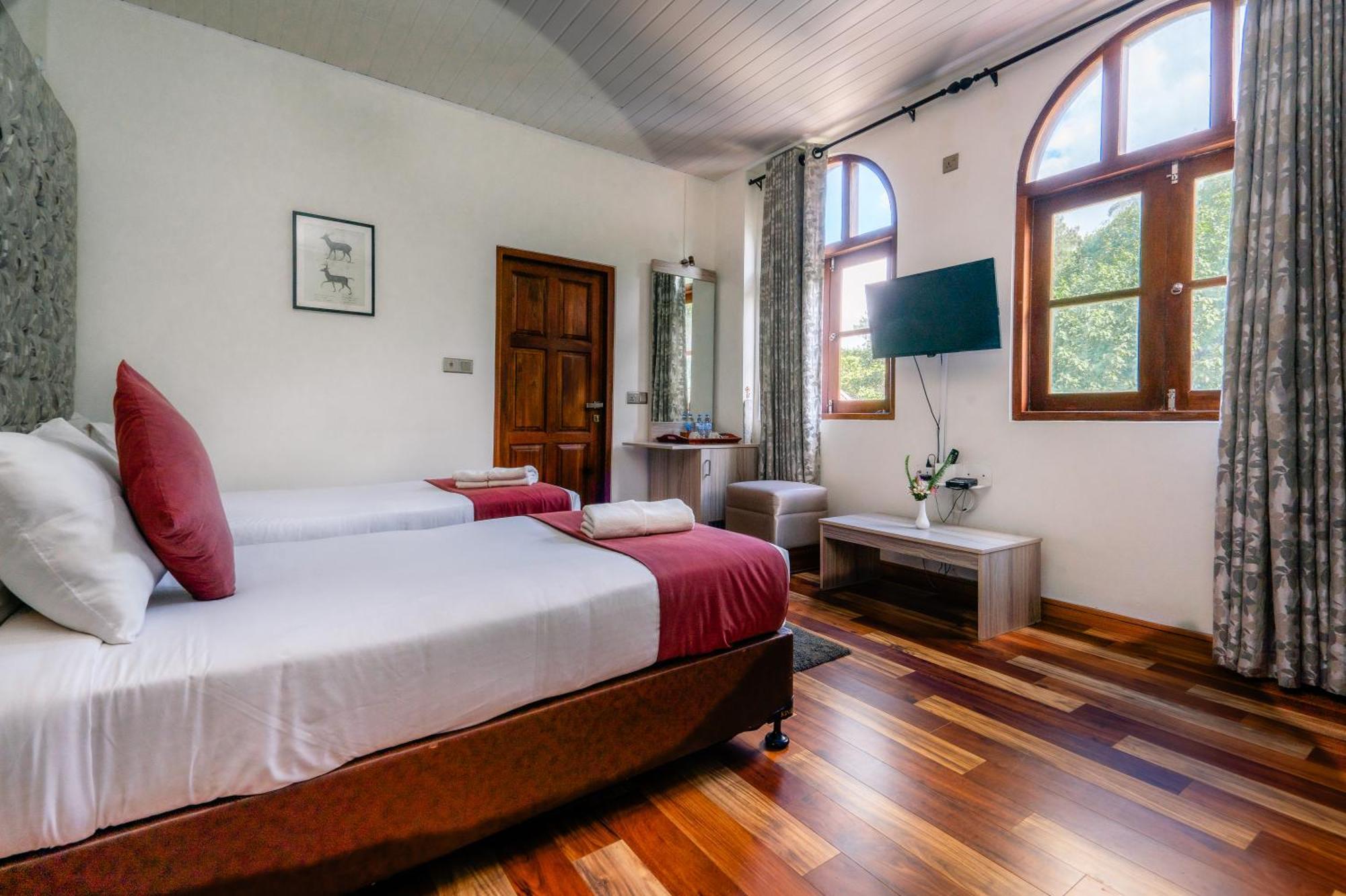 Hotel The Wind Castle Nuwara Eliya Esterno foto