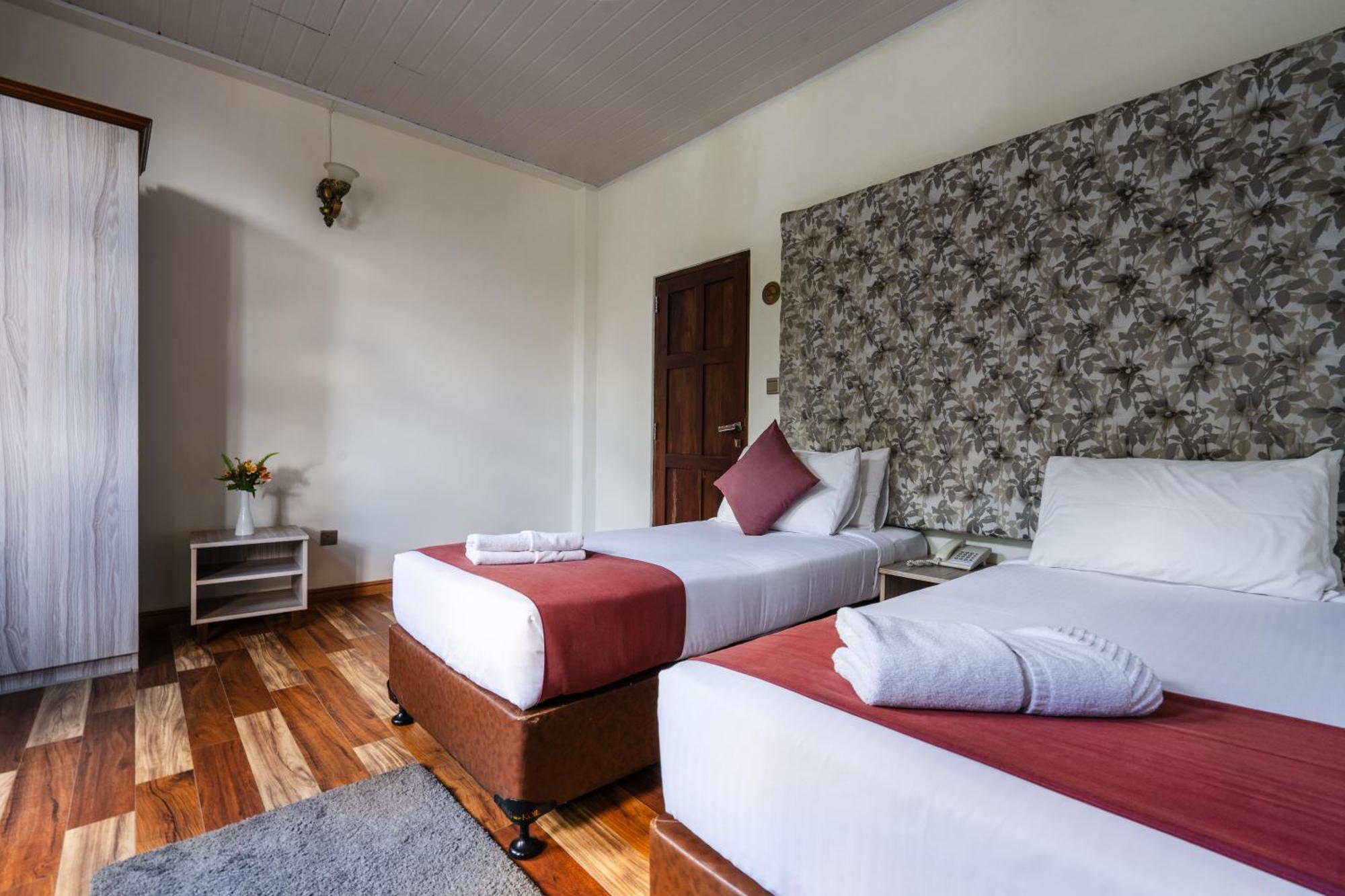 Hotel The Wind Castle Nuwara Eliya Esterno foto